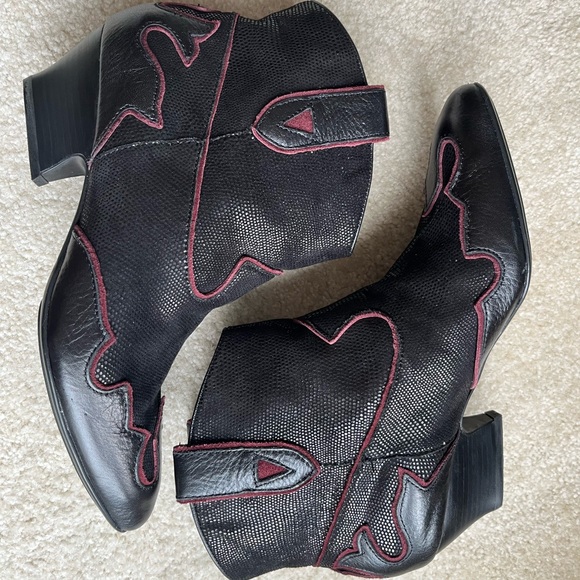 ISOLA 6406001 Women's Bootie Western Ankle
Boots Black Red Leather Size - Picture 1 of 8